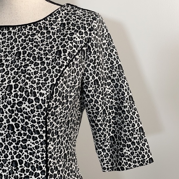 BANANA Republic Black White Printed Round Neck Half Sleeve Sheath Dress 2 - Picture 4 of 8